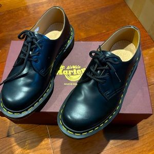 Doc Marten smooth leather oxford shoes